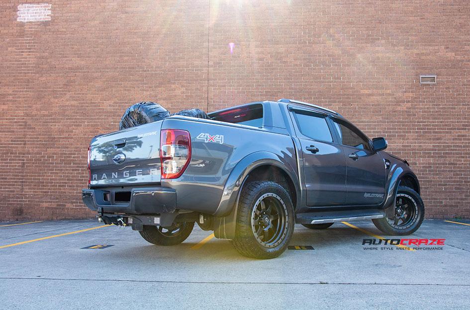 FORD-RANGER-TROPHY-MATTE-BLACK-WITH-ANTHRACITE-RING